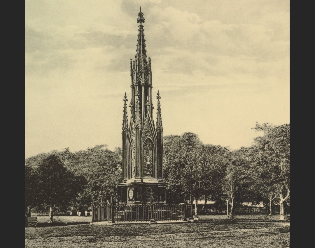 Monumen Michiels di Padang sekitar tahun 1910 (Sumber: KITLV-Leiden University No. 151096)