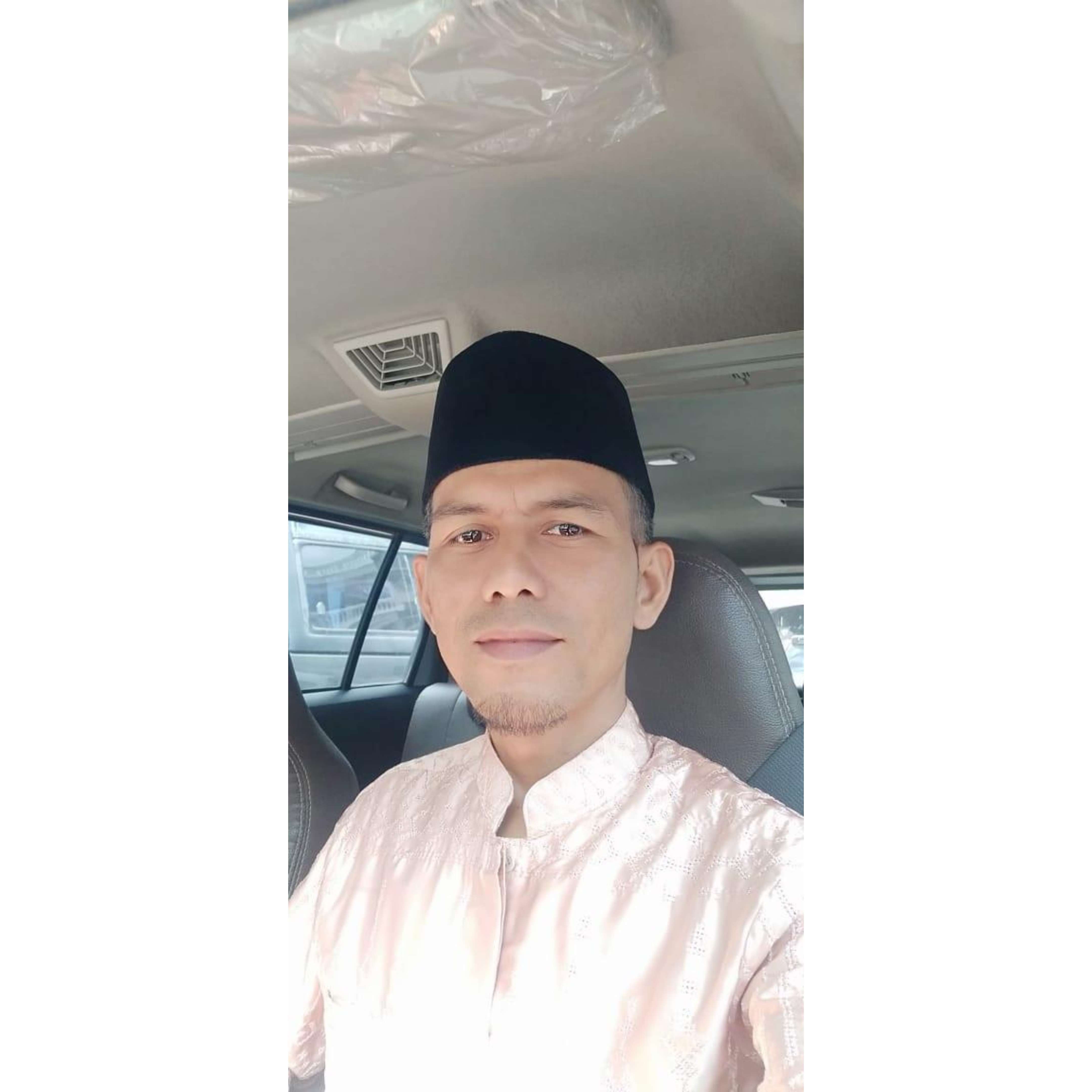 Syahrial, KEPALA UPTD SMPN 4 KEC LAREH SAGO HALABAN. (TIM LAMAN GURU)