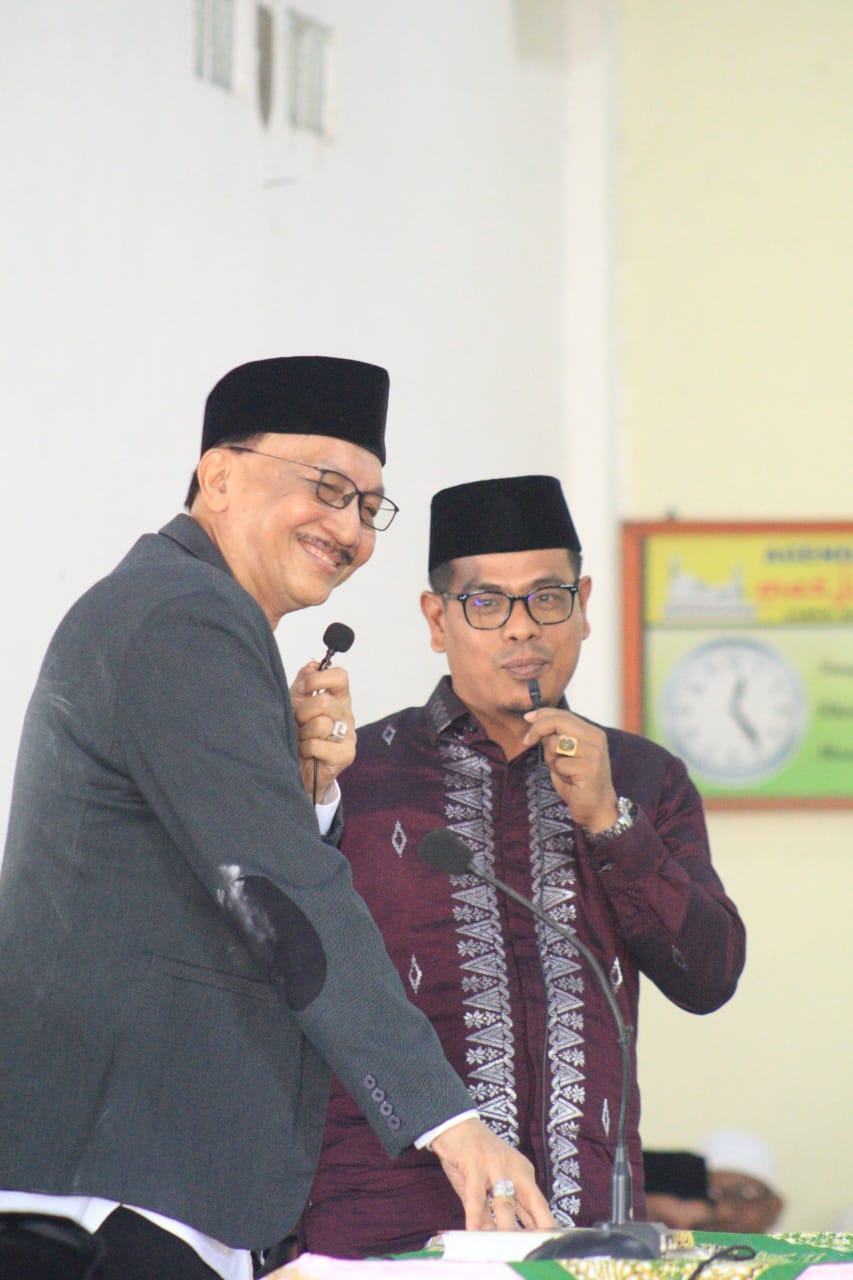 Kompak: Paslon Bupati Pessel Hendrajoni-Risnaldi Ibrahim siap memimpin Pessel untuk periode keduanya, di Painan, baru-baru ini. (dok. pribadi)