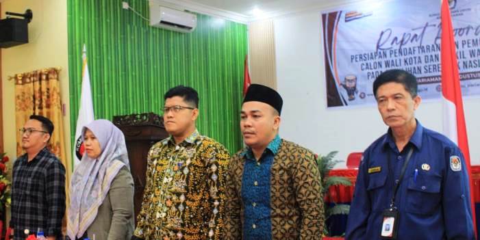 Komisioner KPU Kota Pariaman.