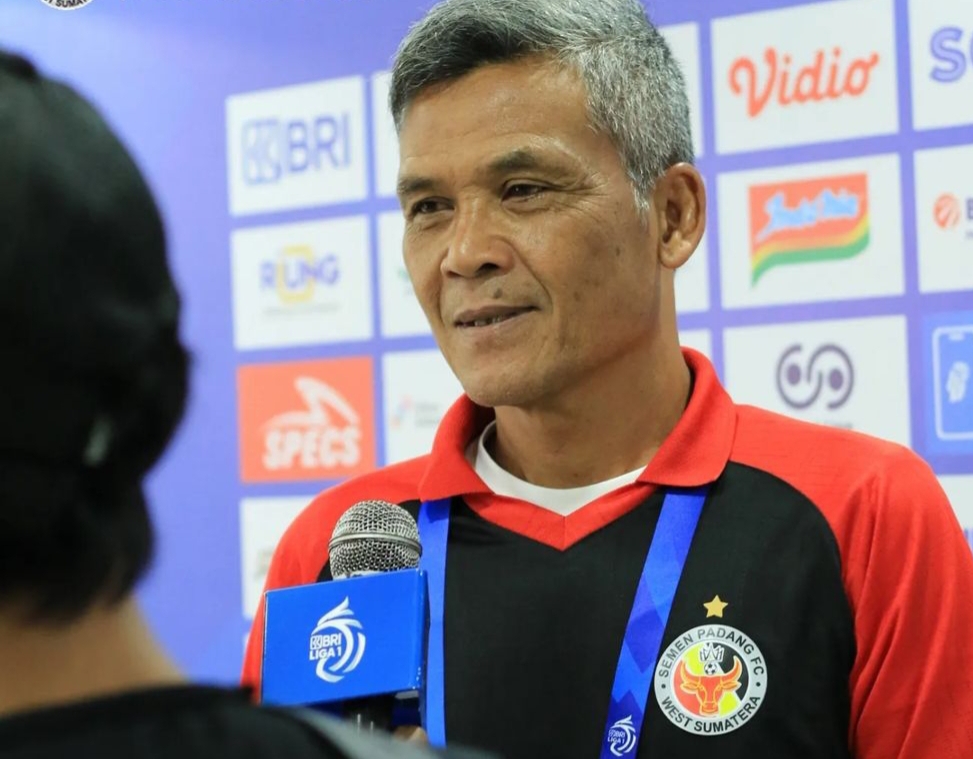 Pelatih Sementara Padang FC, Hendri Susilo. (Foto: IG @semenpadangfcid)