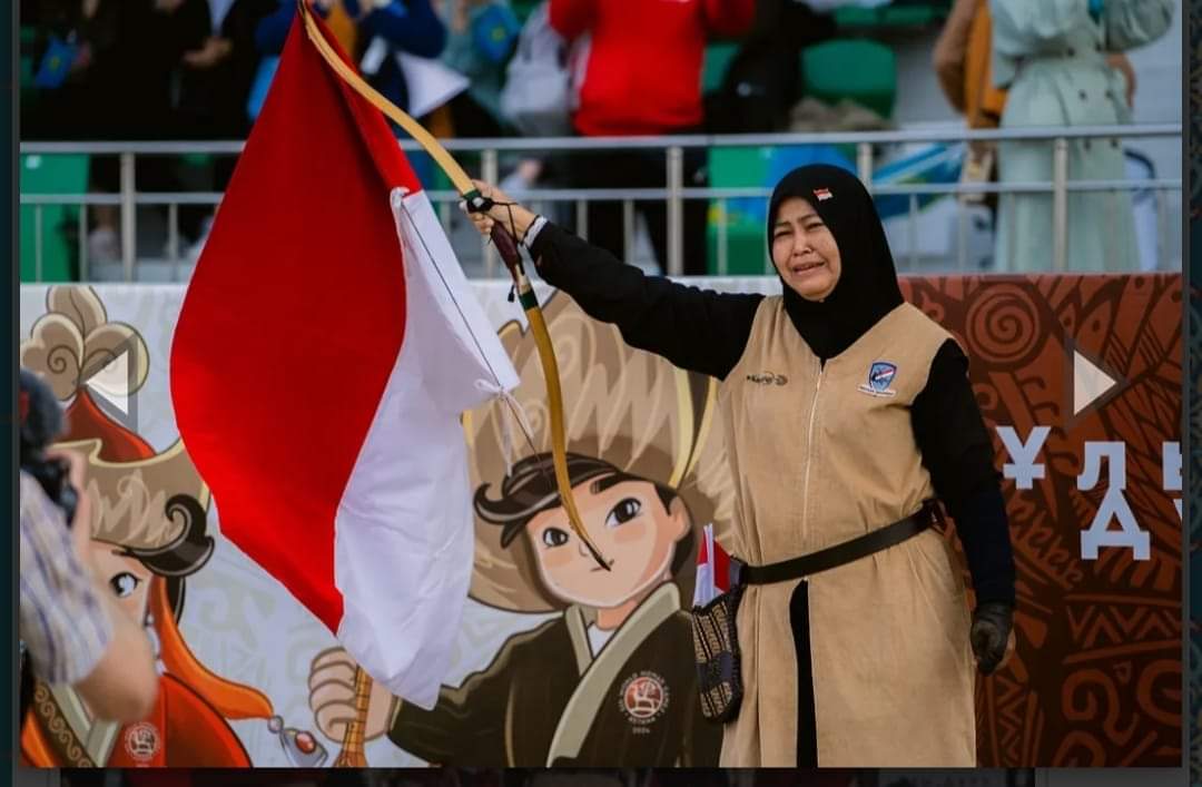 Reno Suri, pemanah berusia 41 tahun asal Ampang Kota Padang, Sumatera Barat, peraih medali emas di 5th Word Nomad Games yang digelar di Astana, Kazakhstan.(Foto: IST)