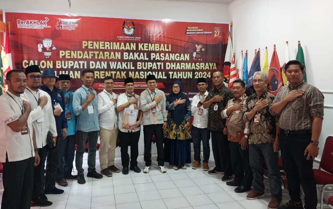 Komisi Pemilihan Umum (KPU) Dharmasraya menerima pendaftaran pasangan bakal calon bupati dan wakil bupati Dharmasraya, Adi Gunawan-Romi Siska Putra, Jumat pagi (13/9/2024). (Foto: IST)