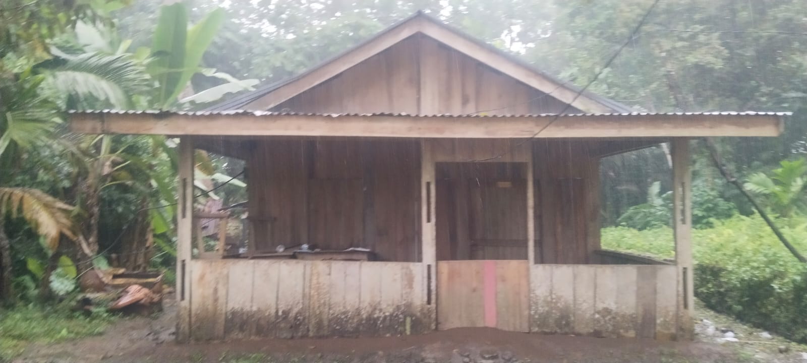 Kondisi rumah almarhumah Nia Kurnia Sari.