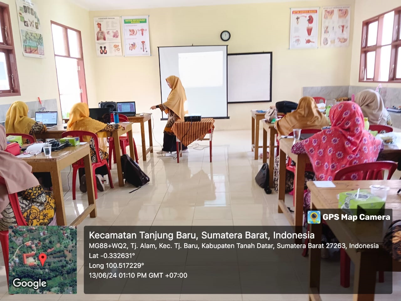 TIMBA ILMU: Guru UPT SMPN 2 Tanjuang Baru mengikuti pelatihan. (TIM LAMAN GURU)