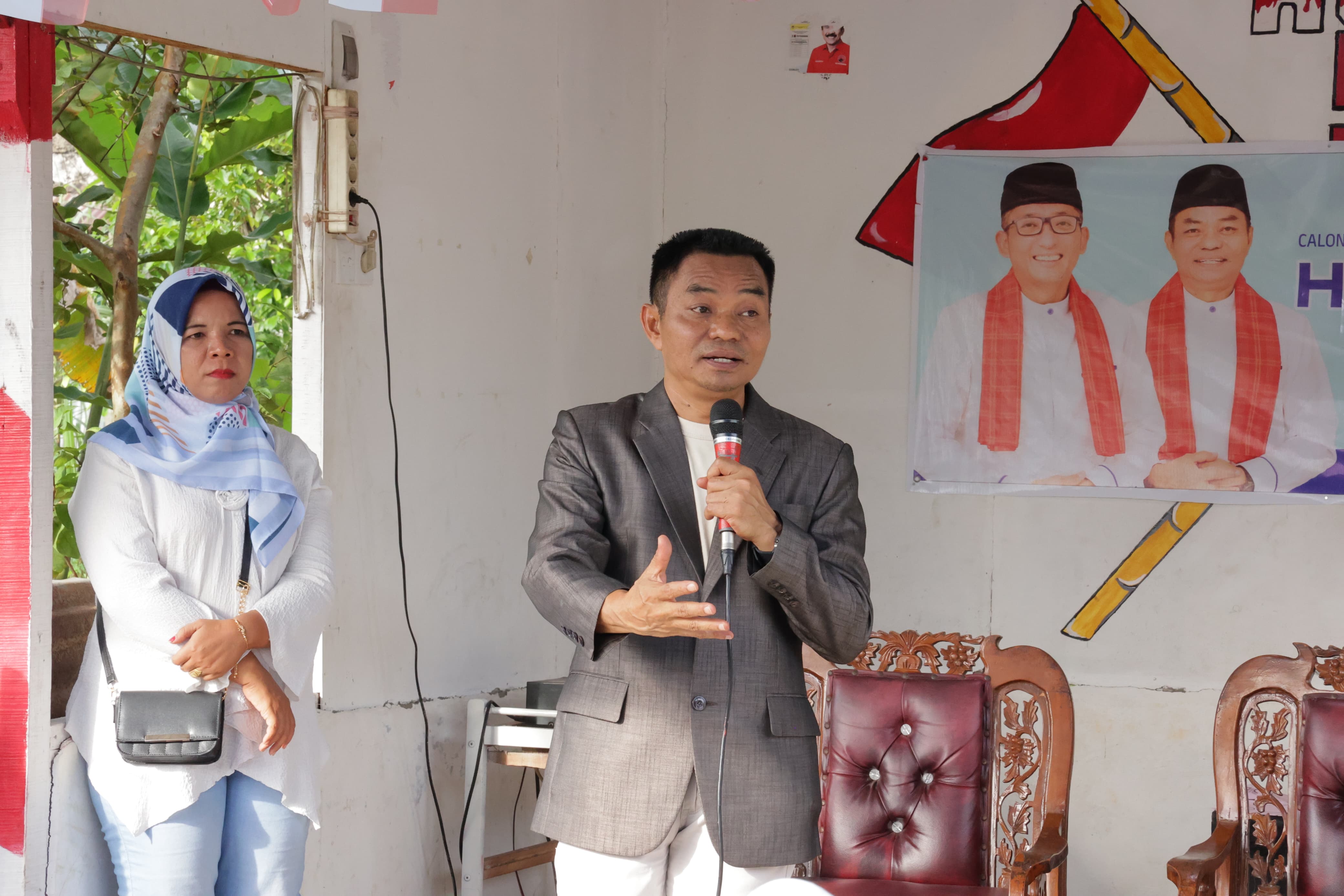 Calon Wali Kota Padang, Hidayat saat silaturrahmi dengan warga Dadok Tunggul Hitam, Kecamatan. Koto Tangah pada Kamis 19 September 2024.