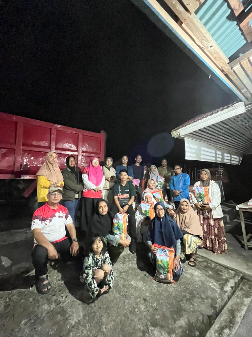 Pemkab Tanahdatar Salurkan 1,05 Ton Bibit Jagung kepada 2 Keltan dan 5 KWT.