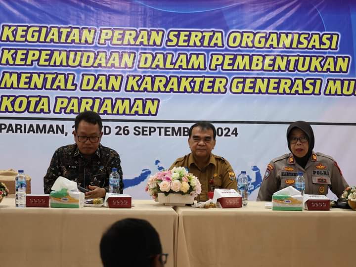 Kepala Disdikpora Kota Pariaman, Kanderi di kegiatan Peran Serta Organisasi Kepemudaan Dalam Pembentukan Mental dan Karakter Generasi Muda Kota Pariaman, di Pariaman, Selasa (24/9). (Zikrinia/Padek)