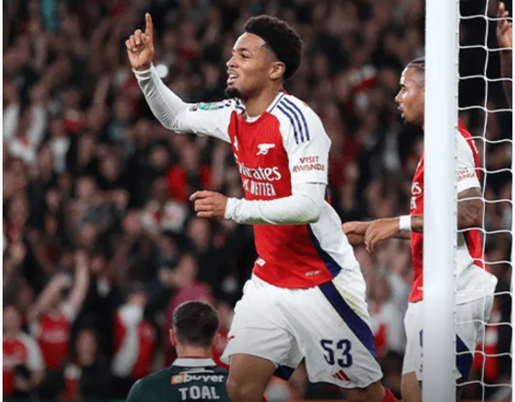 Ethan Nwaneri mencetak dua gol dalam laga debutnya sebagai starter Arsenal melawan Bolton di Carabao Cup 2024.(Foto: Arsenal.com)