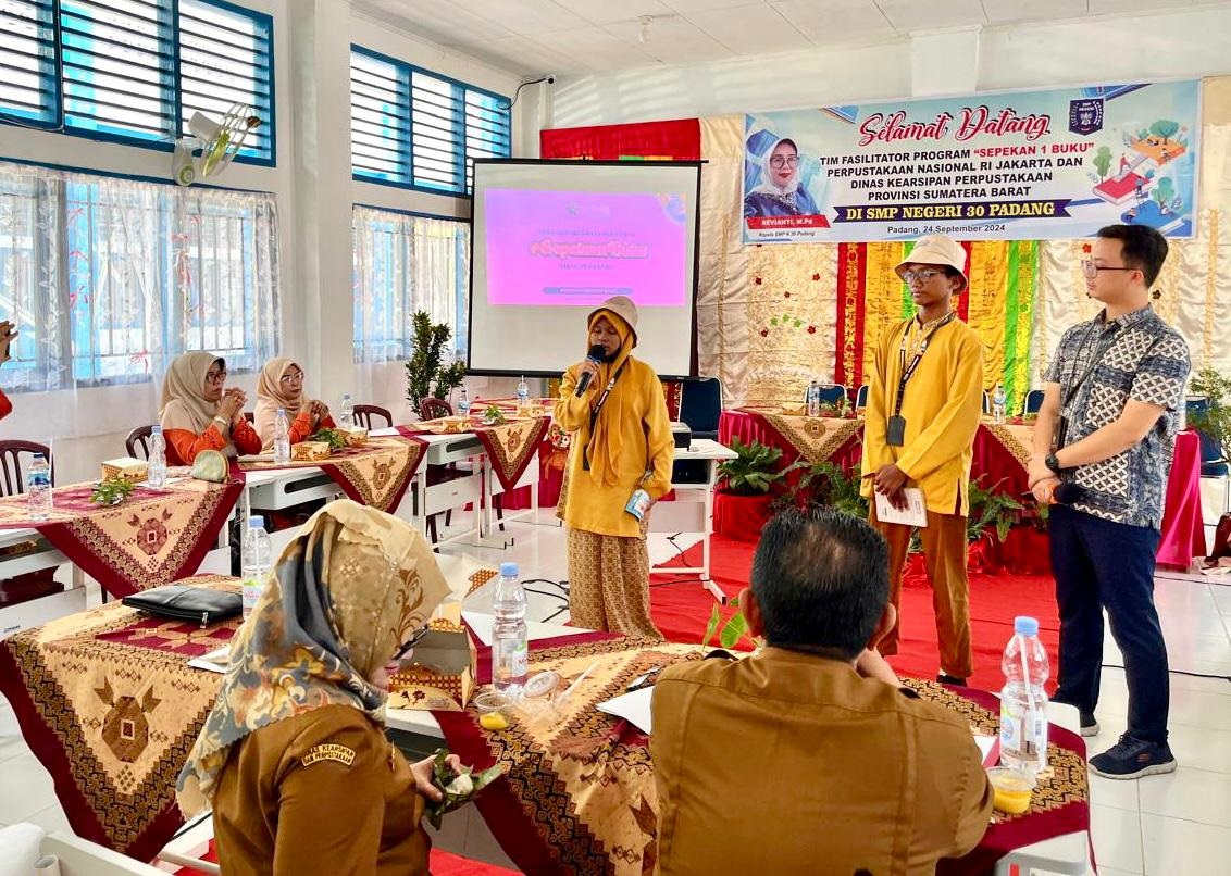 AKTIF: Salah satu aktivitas yang dilaksanakan di SMPN 30 Padang baru baru ini. (TIM LAMAN GURU)