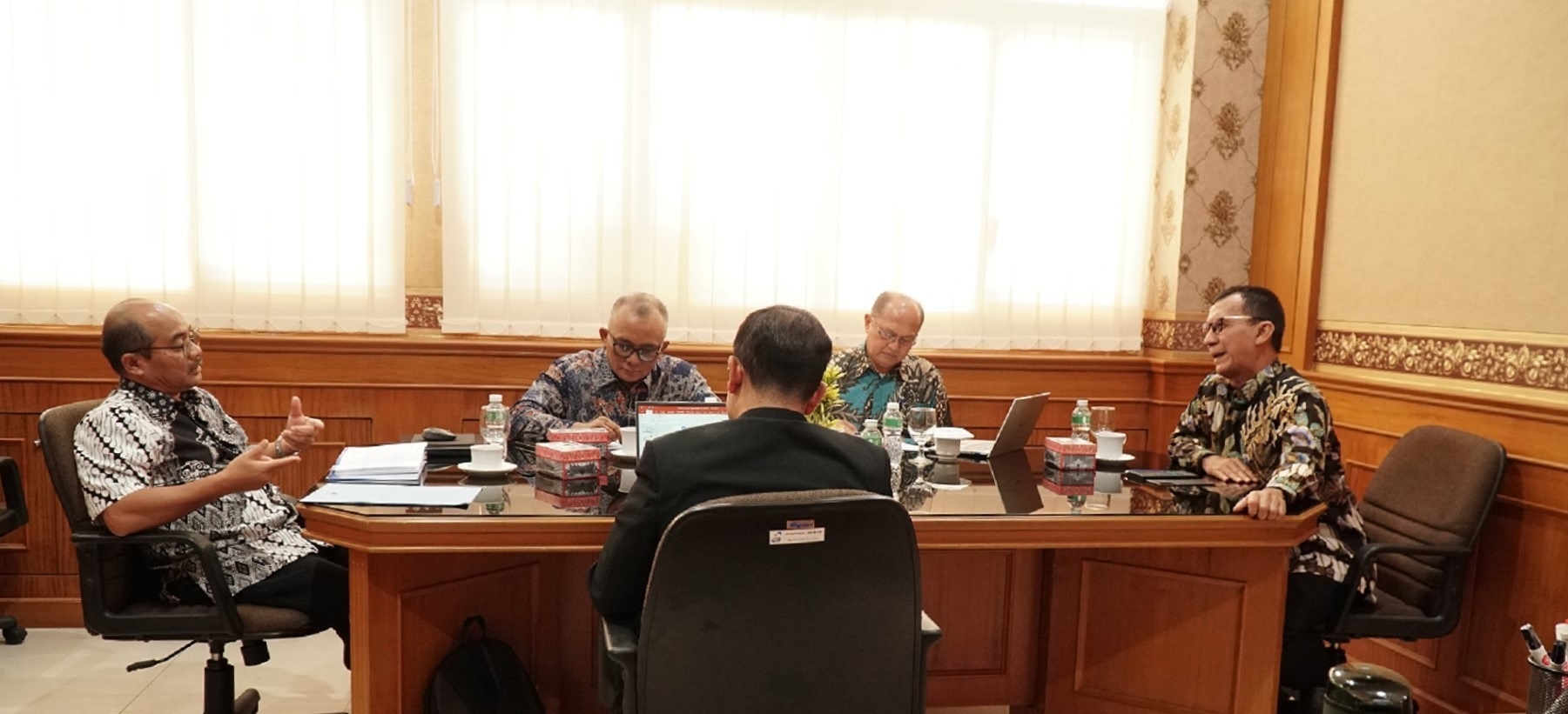 Rangkaian tahapan seleksi pemilihan rektor ITP periode 2025-2029 telah selesai, dengan terpilihnya rektor baru Prof Dr Ade Indra, Senin (1/10).