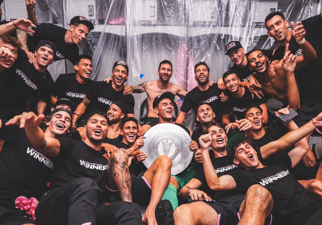 Lionel Messi kembali menorehkan sejarah dengan membawa Inter Miami meraih gelar kedua, yaitu MLS Supporters&rsquo; Shield, Kamis pagi WIB (3/10/2024). (Foto: X Inter Miami CF)