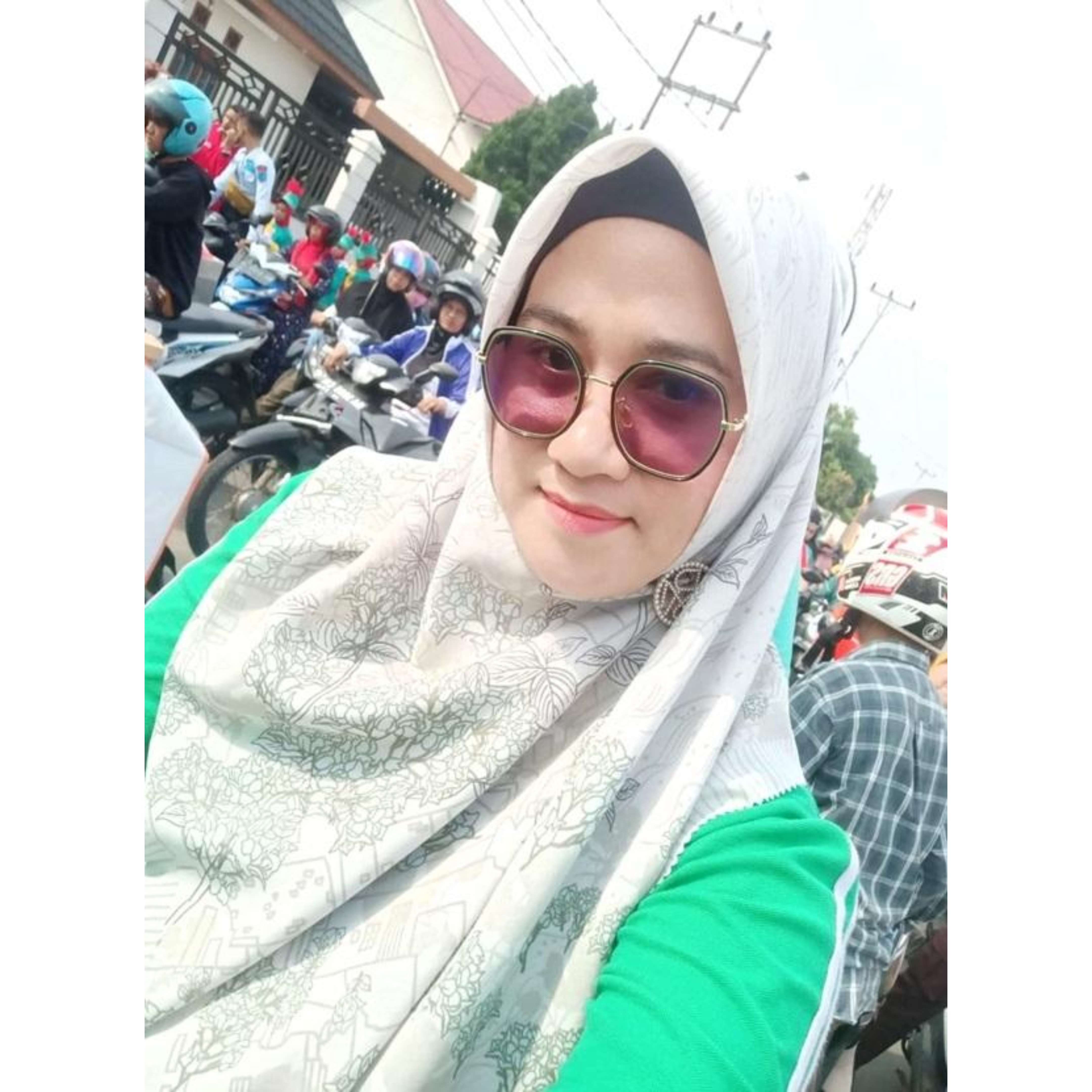 Vivi Detika Hutria, S.Pd, GURU PJOK SDN 21 PAYAKUMBUH. (TIM LAMAN GURU)