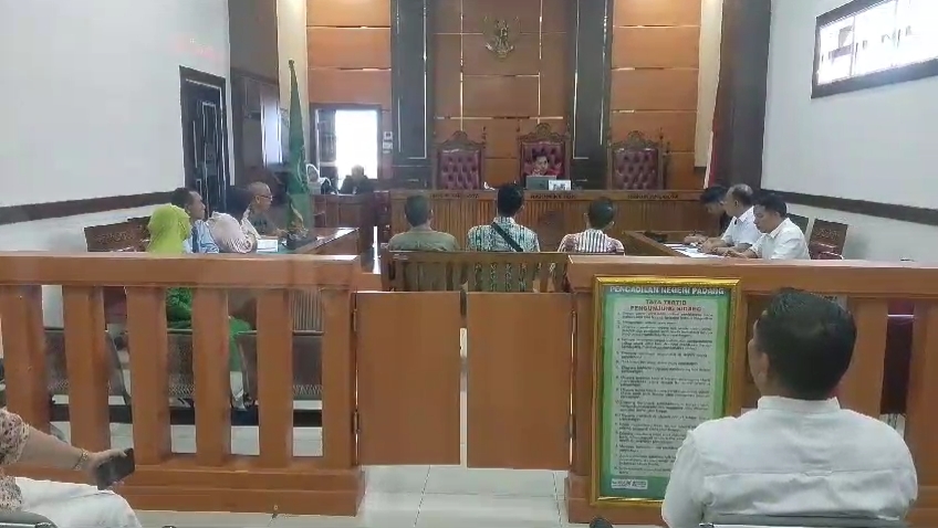 Sidang Praperadilan Kasus Pembuatan Ijazah Palsu Digelar di PN Padang, Kamis (3/10).