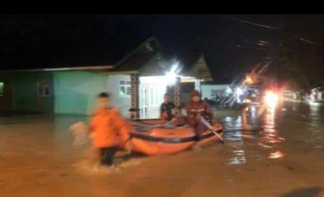 Sebanyak 11 nagari di tujuh kecamatan di Kabupaten Padangpariaman terdampak bencana banjir dan longsor. (Foto: FB BNPB)