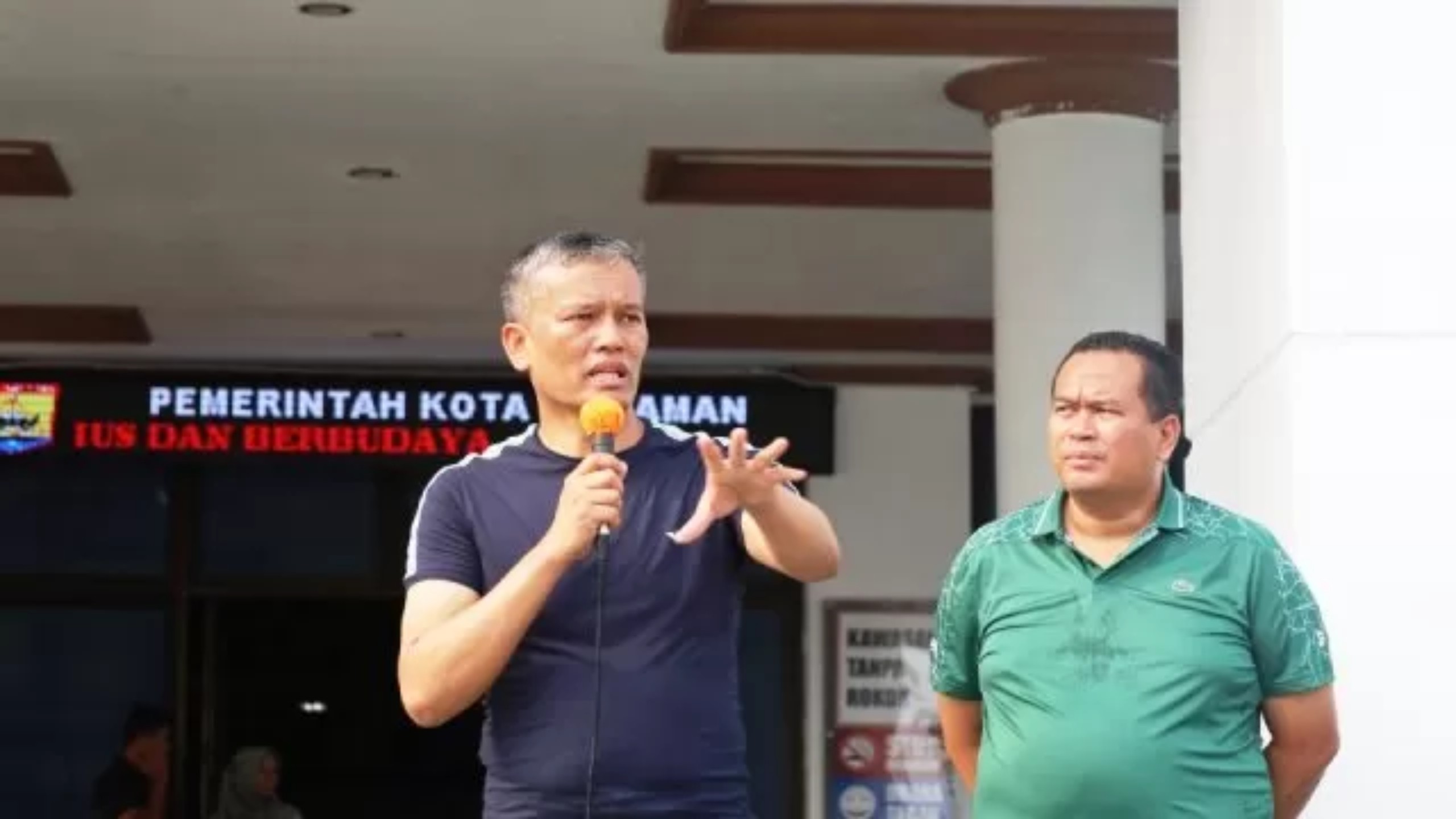 Pj Wali Kota Pariaman Roberia. (Jawapos)