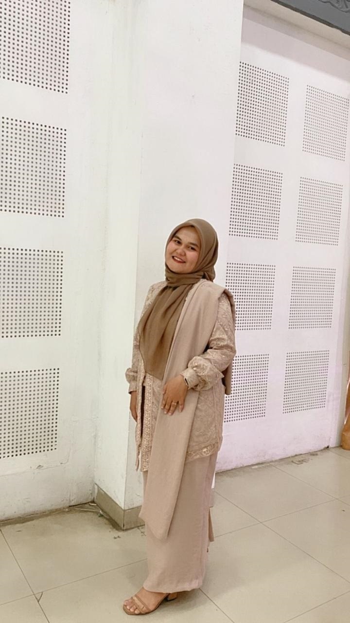 Suri Srima Eled, M.Pd, UPT SMPN 2 Batusangkar. (TIM LAMAN GURU)