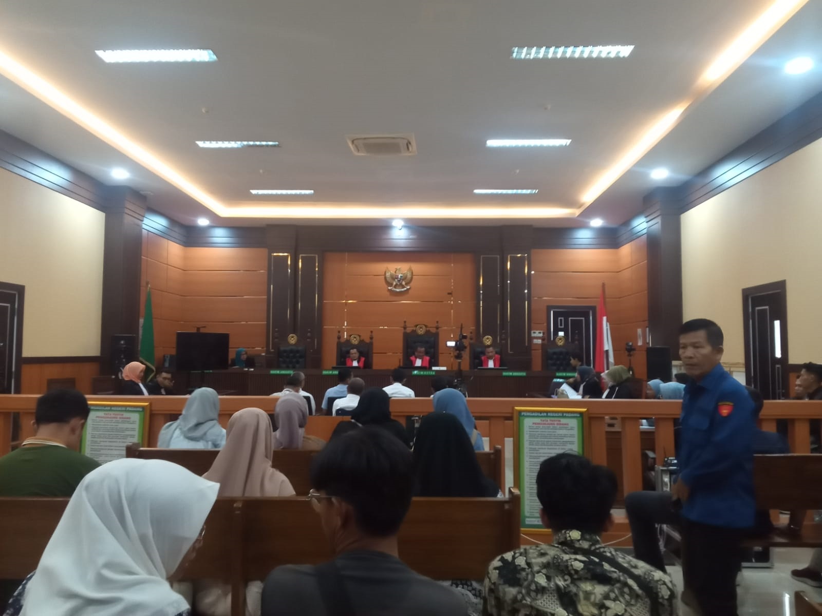 Suasana sidang kasus korupsi Dinas Pendidikan Sumbar di Pengadilan Tindak Pidana Korupsi (Tipikor) Pengadilan Negeri Kelas IA Padang, Kamis (17/10).