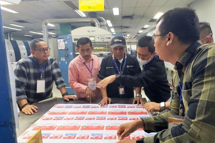 Setiap lembar surat suara Pilkada 2024 yang dicetak, terdapat pengaman dengan tanda khusus berupa mikroteks.