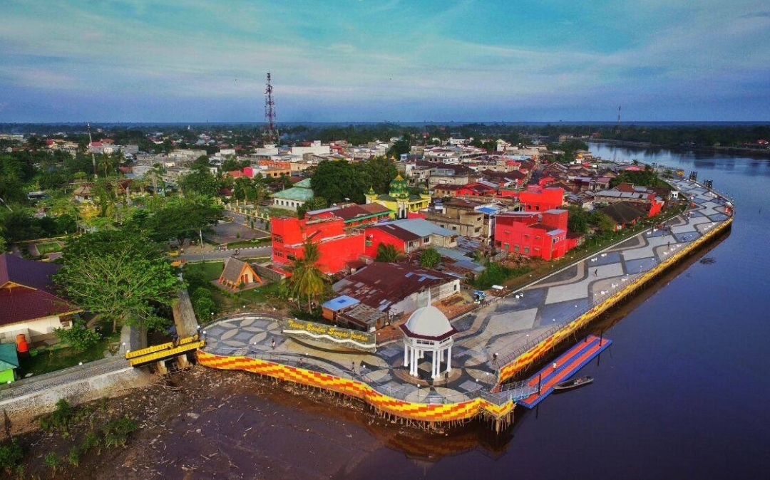 Saat jadi bupati dua periode, Syamsuar menjadikan Kota Siak yang modern. (Foto: Dok)