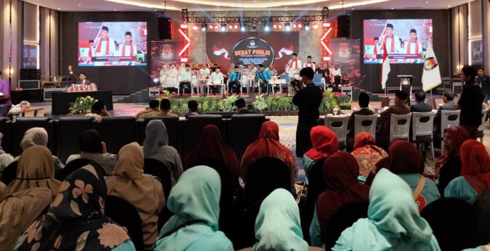 Debat Terbuka Perdana Pilwako Padang 2024