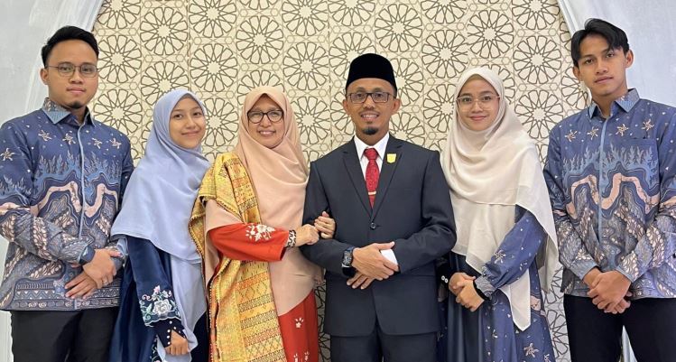 Irsyad Syafar dan keluarga