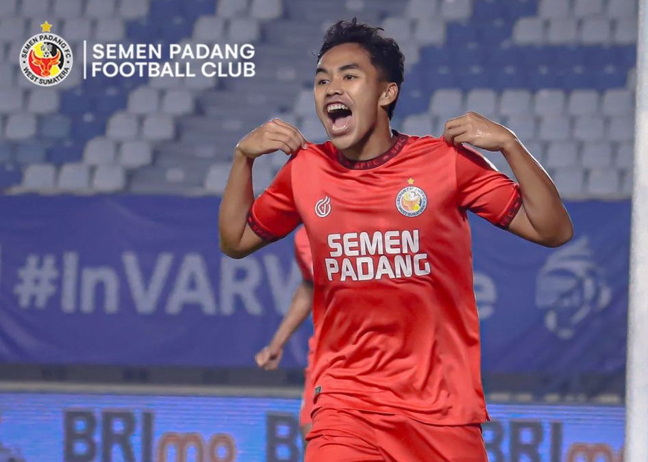 Semen Padang FC berhasil meraih poin penting dalam laga pekan ke-10 BRI Liga 1 dengan menahan imbang Persib Bandung 1-1 di Stadion Si Jalak Harupat, Jumat malam (1/11/2024). (Foto: IG Semen Padang FC)