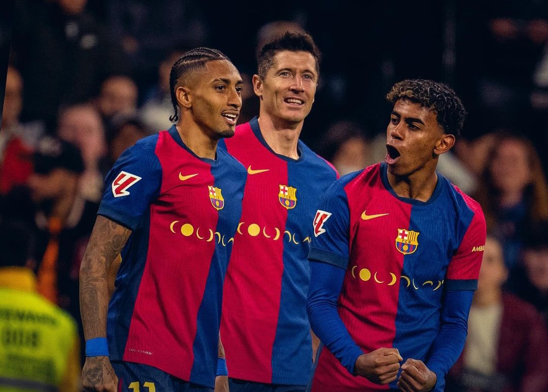 Pemain kunci Barcelona: Robert Lewandowski (tengah) bersama Lamine Yamal dan Raphinha (kiri). (Foto: Instagram FC Barcelona)