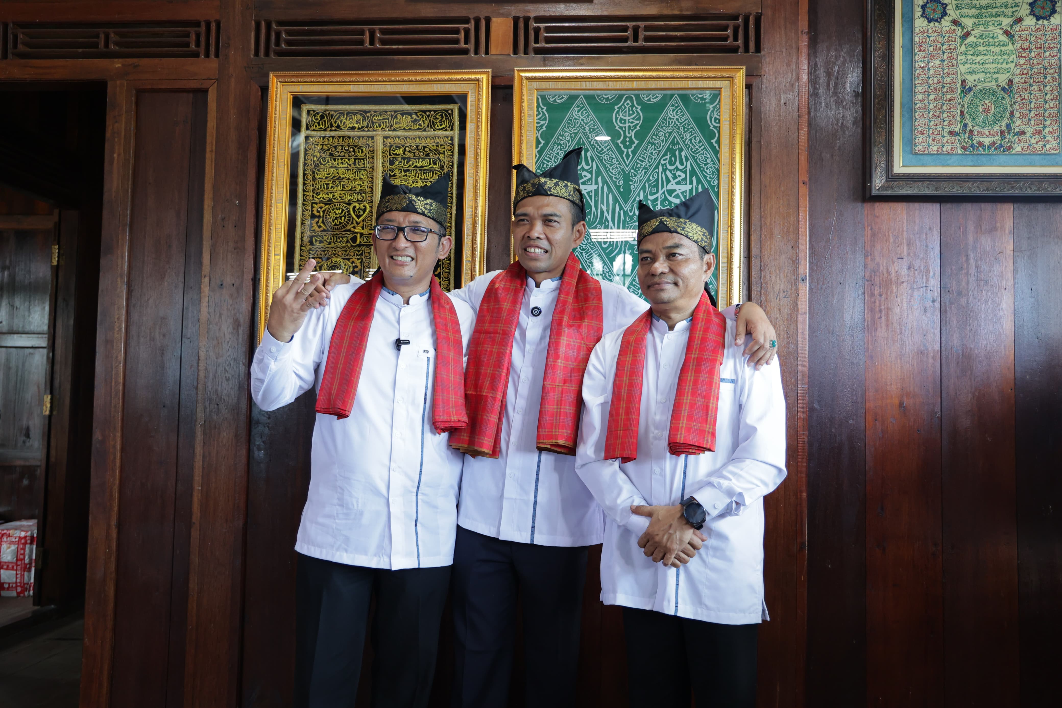 Pertemuan Ustadz Abdul Somad dengan Hendri Septa-Hidayat di Ma&rsquo;had Az-Zahra, Riau, Kamis (7/11/2024)