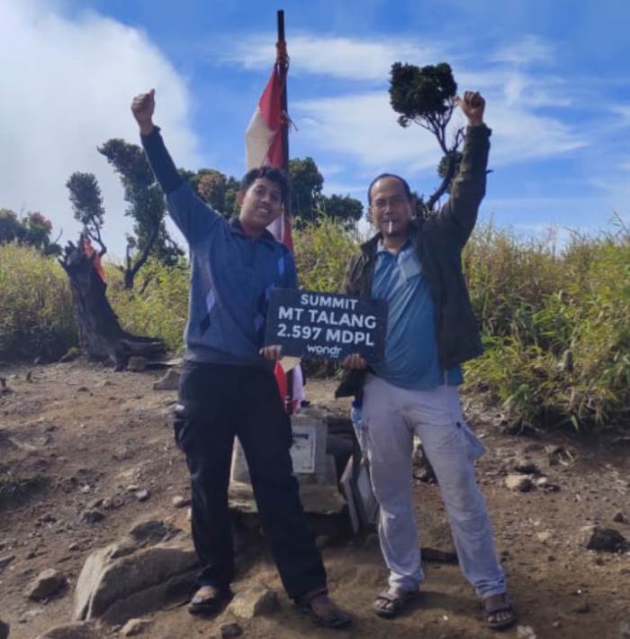 Puncak Top 2.597 Mdpl Gunung Talang, Kabupaten Solok, Provinsi Sumatera Barat.