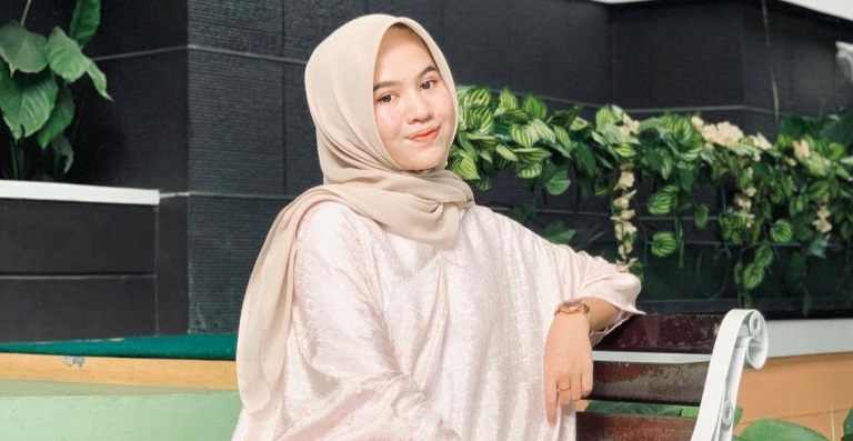 Wawa Naela, penyanyi pop Minang.