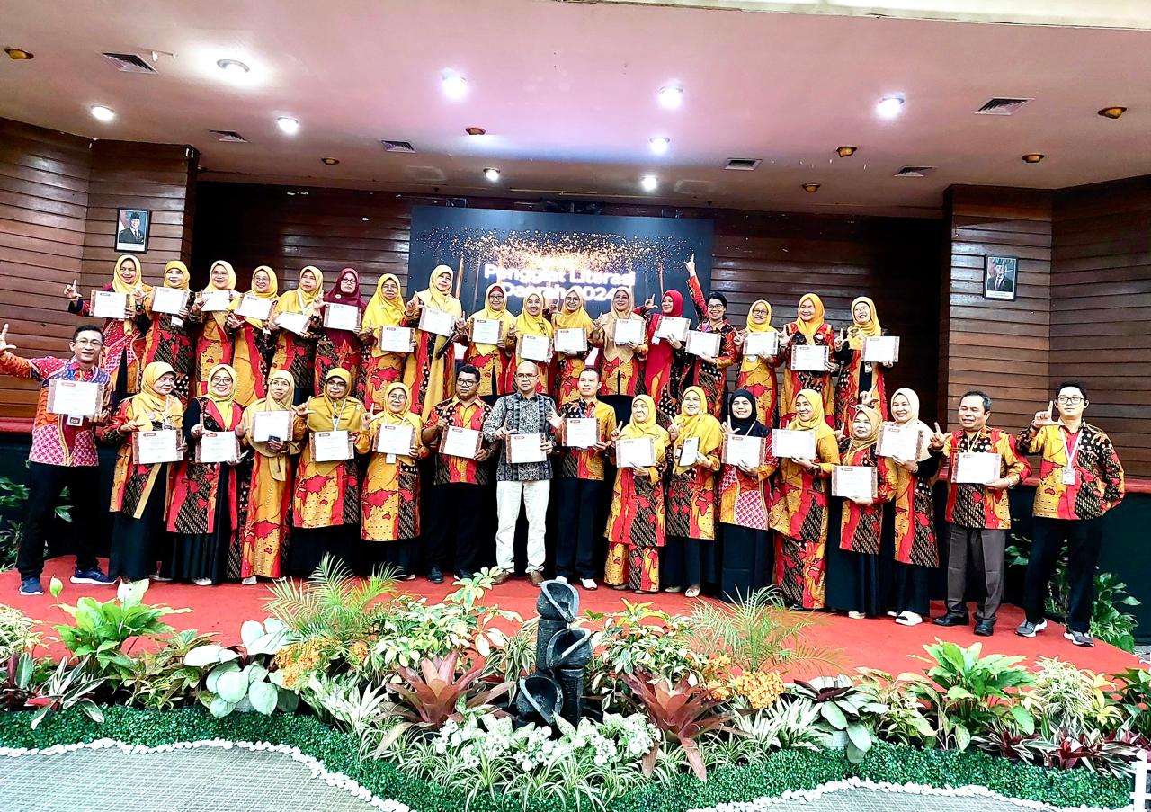 KOMPAK: Para guru se Indonesia terlihat sompak dalam kegiatan TNGP 2024 yang baru saja digelar di Kota Bukittinggi pada 9-10 November 2024. (TIM LAMAN GURU)