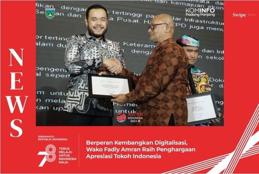 Calon Wali Kota Padang Fadly Amran saat menerima penghargaan.