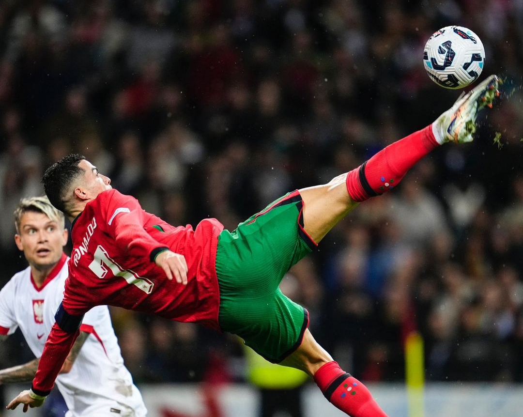 Gol Akronatik Cristiano Ronaldo mewarnai kemenangan Portugal 5-1 atas Polandia, Sabtu dinihari WIB (16/11/2024).(Foto: Instagram @cristiano)