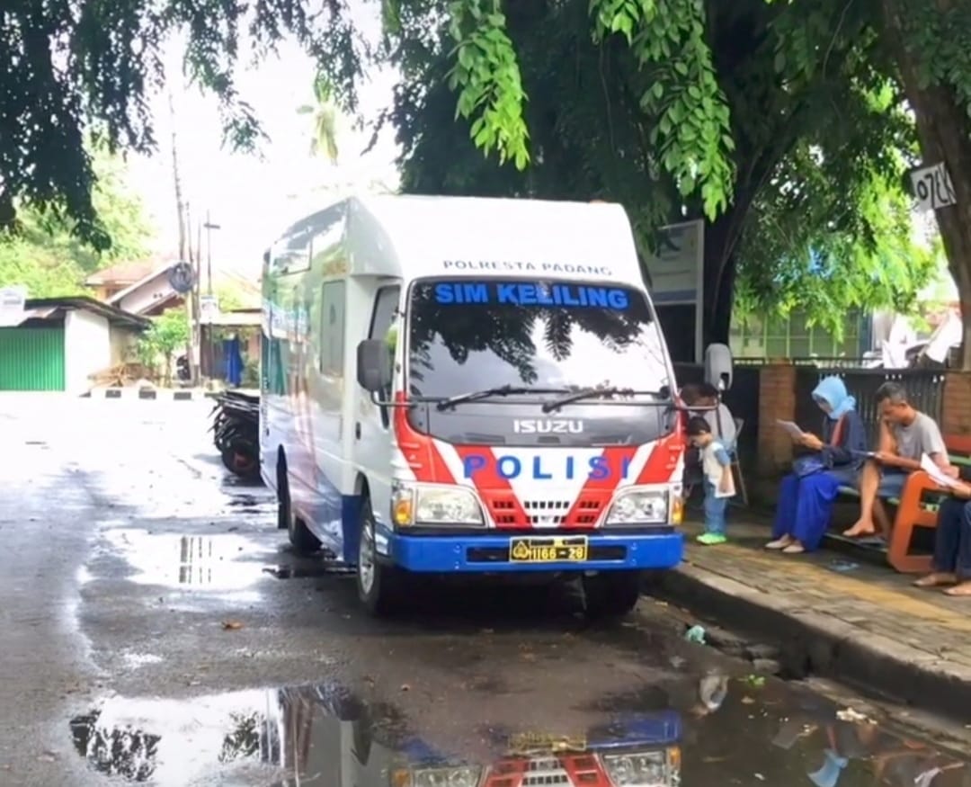 Layanan SIM Keliling Polresta Padang.
