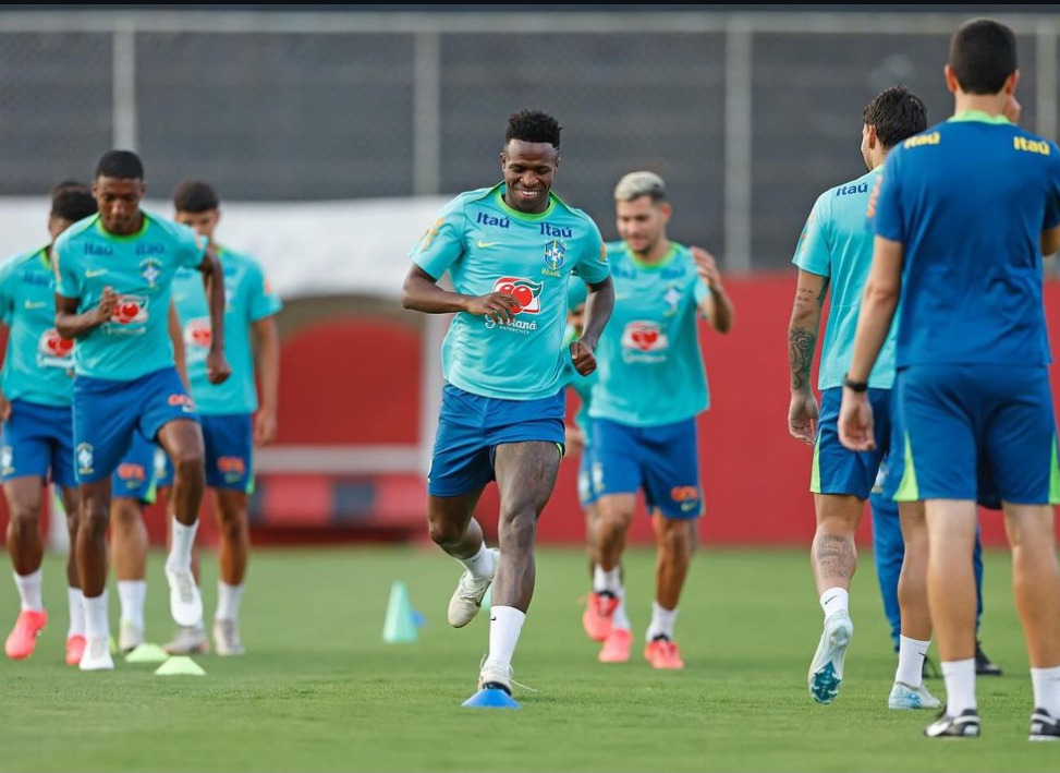 Latihan Pemain Brasil jelang laga melawan Uruguay dalam kualifikasi Piala Dunia FIFA 2026 zona Conmebol, Rabu (20/11/2024), di Arena Fonte Nova, Salvador.(Foto: Instagram @cbf_futebal)