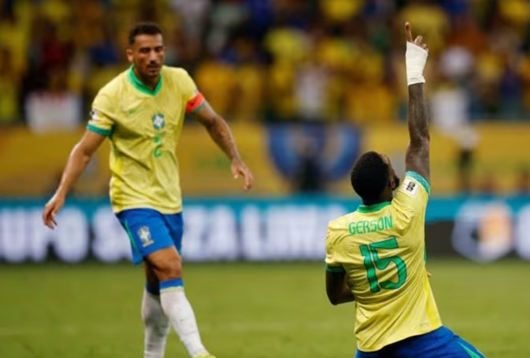 Brasil berhasil menyamakan kedudukan melalui gol cantik Gerson saat bermain imbang 1-1 lawan Uruguay. (Foto: Reuters)