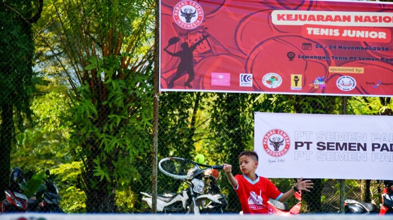 Kejuaraan Nasional Junior TdP Semen Padang Tennis Tournament 2024.