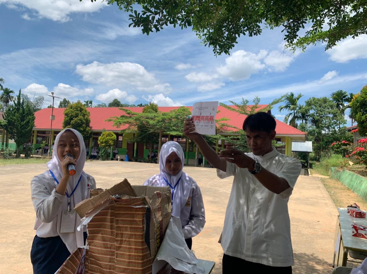 SENGIT: Suasana Pemilihan Ketua Osis UPTD SMP Negeri 3 Kecamatan Lareh Sago Halaban.(TIM LAMAN GURU)