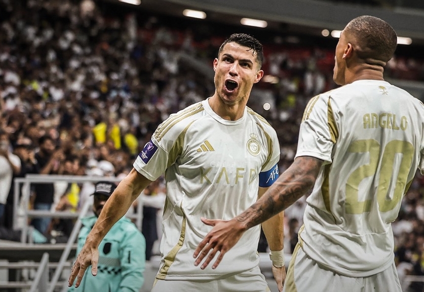 Selebrasi Cristiano Ronaldo usai mencetak gol dalam kemenangan 3-1 Al Nassr di kandang Al Gharafa, Qatar. (Foto: X Al Nassr)