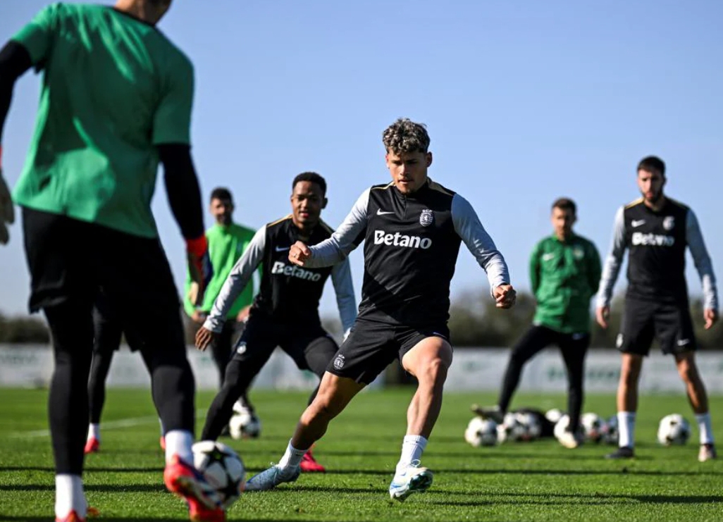 Para pemain Sporting CP latihan jelang laga lanjutan Liga Champions melawan Arsenal, Rabu (27/11/2024) pukul 03:00 WIB. (Foto: UEFA.com)