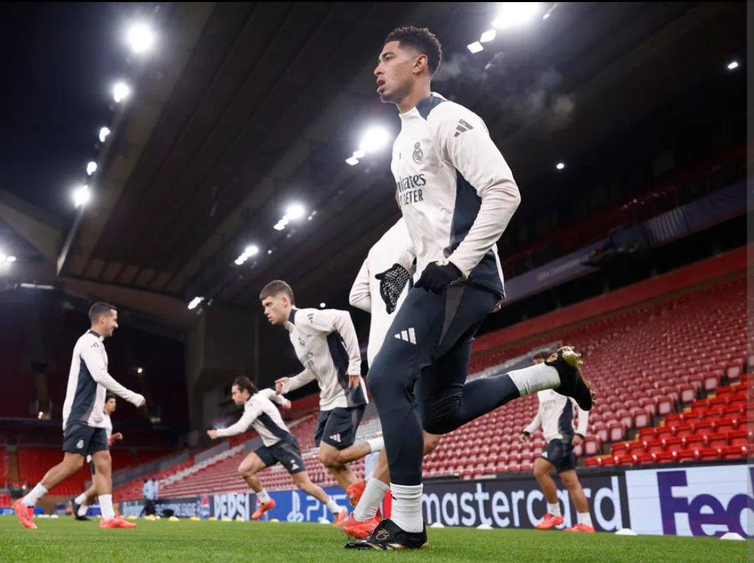 Para pemain Real Madrid latihan jelang laga Liga Champions melawan Liverpool. (Foto: UEFA.com)