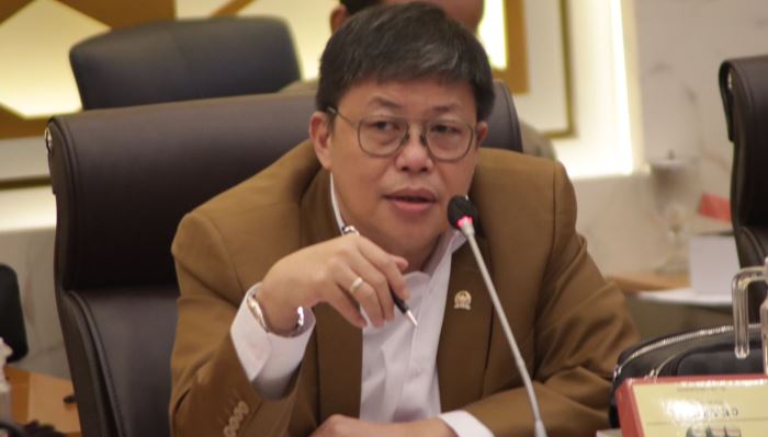 Ketua PDI Perjuangan Sumbar, Alex Indra Lukman.