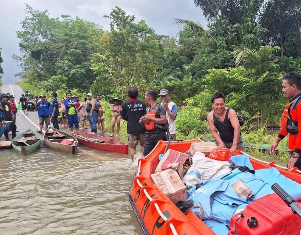 Banjir rendam empat kecamatan, yakni di Nanga Mahap, Nanga Taman, Kabupaten Sekadau, Kalimantan Barat, sejak Rabu (27/11). (Foto: BNPB)