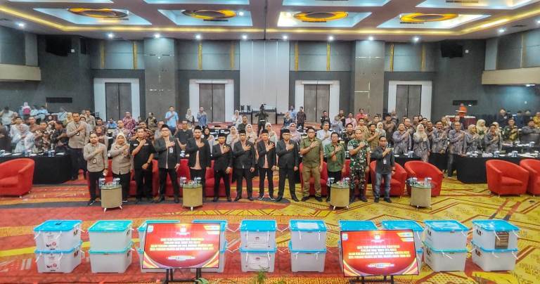 KPU Kota Padang gelar Rapat Pleno Rekapitulasi Hasil Penghitungan Perolehan Suara Tingkat Kota Padang, di Hotel Truntum, Kamis-Jumat (5-6/12/2024).
