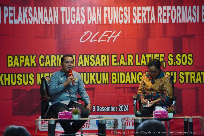 Staf Khusus Menteri Hukum Bidang Isu-Isu Strategis, Carman Ansari E A R Latief, saat melakukan kunjungan kerja ke Kantor Wilayah Kemenkumham Sumatera Barat Senin, (9/12/2024)
