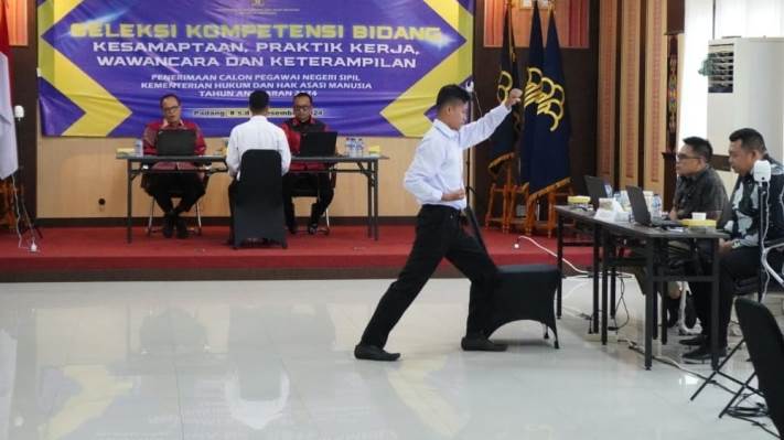 Peserta seleksi CPNS Kemenkumham Sumbar kembali diuji dalam Tes SKB Wawancara Pengamatan Fisik dan Keterampilan (WPFK).
