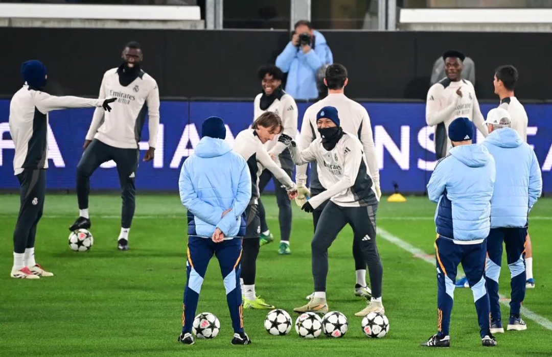 Para pemain Real Madrid berlatih di Stadio di Bergamo Italia, pada Senin malam jelang laga melawan Atalanta.(Foto: UEFA.com)