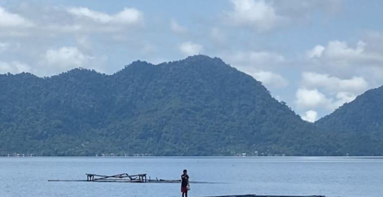 Danau Maninjau di Kabupaten Agam. (Foto: Dok. Avarelzy)