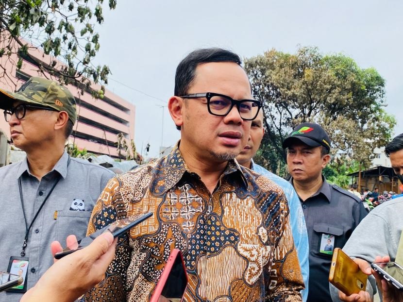 TANGGAPAN: Wamendagri Bima Arya Sugiarto, mengatakan hasil Pilgub Jakarta 2024 tetap sah meskipun tingkat partisipasi pemilih rendah.(JAWA POS)